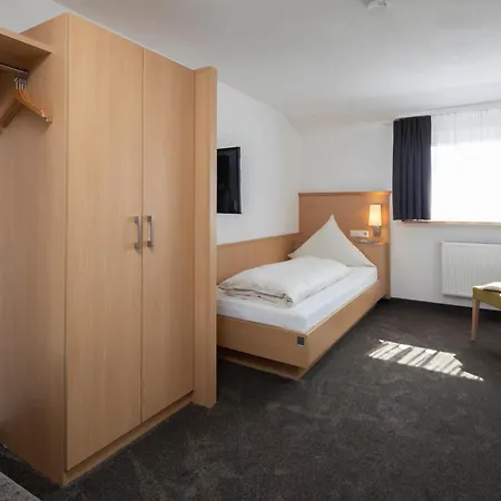 Hotel Sonnenhalde 3*