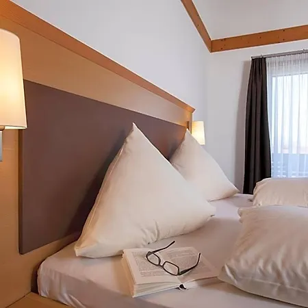 Sonnenhalde Szálloda 3*